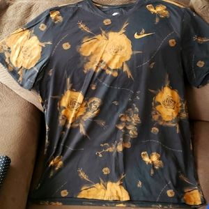 Nike t-shirt